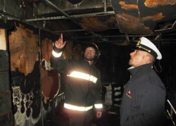 Incendio a bordo di una nave cargo al porto di Crotone