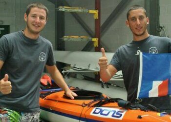 Mediterraneo in kayak, Louis e Douglas fanno tappa a Ciro’ Marina