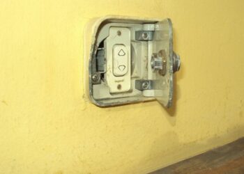 Ondata di furti a Ciro’ Marina, stesso ‘modus operandi’