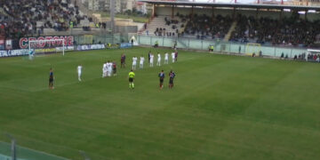 Serie B, la traversa nega la vittoria al Crotone