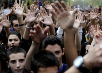 Assistiamo allo sviluppo di un collettivo privo di stimoli