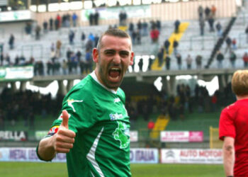 Serie B, pioggia e grandine bloccano l’ascesa dei rossoblu’