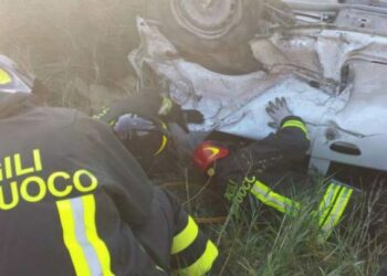 Due incidenti stradali nella notte nel crotonese, numerosi feriti