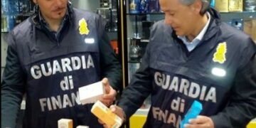 Sequestrati 2mila falsi profumi nel cosentino