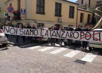 Sit-in a Catanzaro, FdI-An propongono manifesto per il riscatto