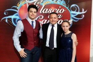 Vincenzo Carnì e Federica Falzon con il sindaco Bruno