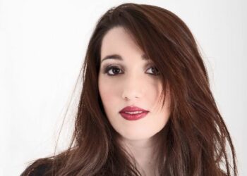 La rossanese Ylenia Lucisano pubblica il suo album ‘Piccolo universo’