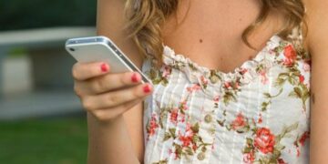 Pedofili adescavano bambine su Skype e WhatsApp, denunce in Calabria