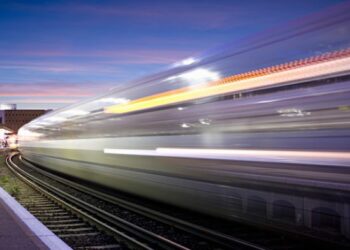 Alta velocita’ al Sud Italia, Patriciello firma petizione