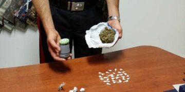 Trasportavano cocaina e marijuana, arrestati due giovani di Isola