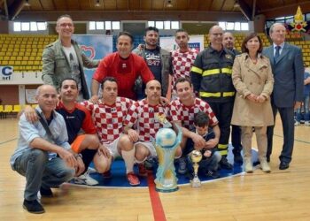E’…Solidarieta’, torneo di calcetto vinto dai vigili del fuoco di Crotone