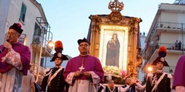 La Madonna di Capocolonna visita gli ammalati dell’ospedale