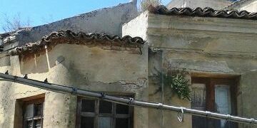 Il centro storico pullula di abitazioni fatiscenti e pericolanti