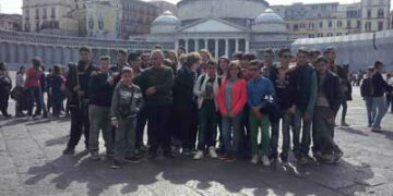 Crucoli, alunni delle Medie in visita a Caserta e Napoli