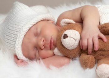 Crollo nascite in Italia, Oliverio propone 500 euro al mese per ogni figlio