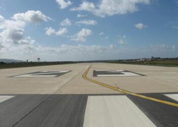 Sant’Anna l’aeroportino fantasma, il grido d’aiuto dei dipendenti