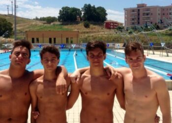 Per la Kroton Nuoto record regionale Junior e Cadetti nella staffetta mista