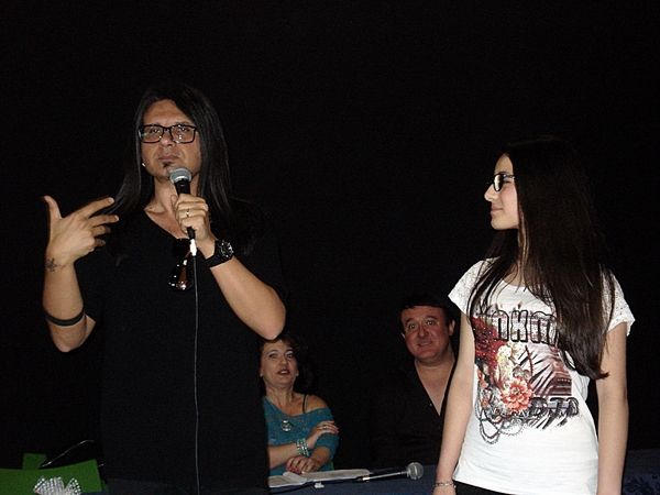 La cantante Veronica Parrilla vola alla semifinale del concorso ‘Sotto le Stelle’