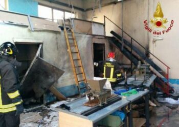 Esplosione in fabbirca munizioni nel catanzarese, 2 feriti: uno gravissimo