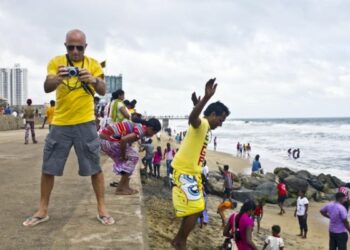 Lui fotografa Lei, Lei fotografa Lui: mostra FotOOppostE a Corigliano