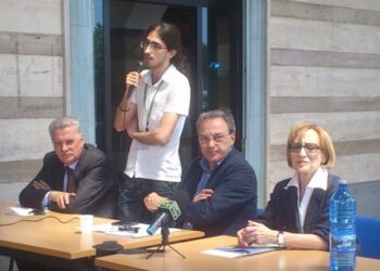 Treni, De Masi: due progetti per salvare la mobilita’ ferroviaria calabrese