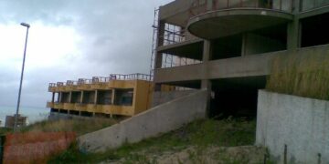 Danno erariale di 890 mila euro a Crotone, l’albergo che non c’e’