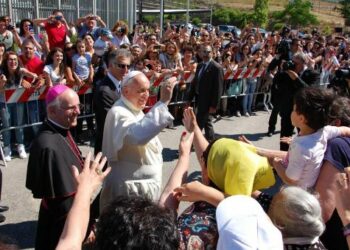 Papa Francesco nella Cattedrale di Cassano: scegliere la fraternita’