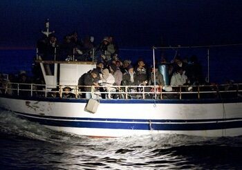 Sbarco di migranti nella notte tra Torre Melissa e Strongoli