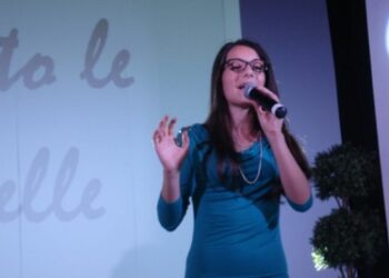 La cantante Veronica Parrilla conquista la finale del concorso ‘Sotto le Stelle’