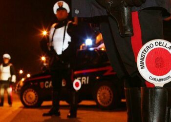 Non si ferma all’alt e militari sparano: inseguimento per le vie di Crotone