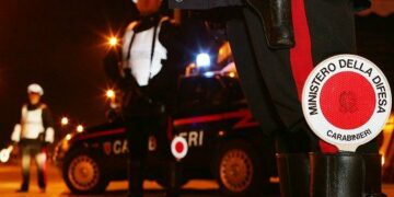 Non si ferma all’alt e militari sparano: inseguimento per le vie di Crotone