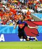 Superman Van Persie: l’olandese volante fa impazzire il web