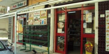 Continuano i furti a Ciro’ Marina, nella notte rapinati diversi negozi