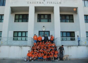 I ragazzi del campo scuola ‘Prociv Arci’ di Isola in visita dai finanzieri