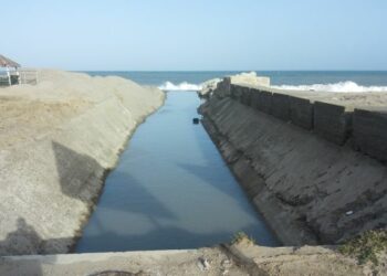 Ciro’ Marina, il ‘pezzo’ di mare del canalone torna balneabile