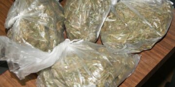 Marijuana in auto, arrestato 22enne nel cosentino