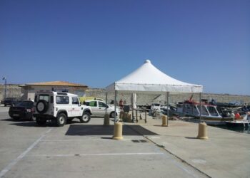 Gazebi abusivi nel porto di Tropea, due denunce
