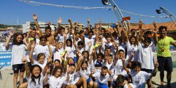Mini olimpiade di nuoto nella piscina di Crotone