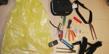 Furto in casa nel catanzarese: vicino sente rumori e chiama i carabinieri