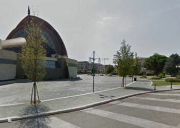 Incidenti stradali: auto si ribalta, giovane muore a Rende