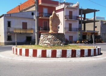 Ciro’ Marina, a breve la riqualificazione della rotonda antistante il porto