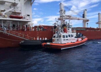 Immigrati: in 207 al porto di Crotone, 58 sono bambini