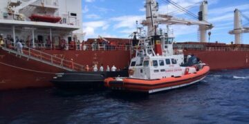 Immigrati: in 207 al porto di Crotone, 58 sono bambini