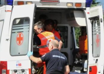 Muore 13enne mentre gioca a calcio sul lungomare di Crotone