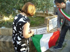 Il Prefetto Tirone scopre le targhe