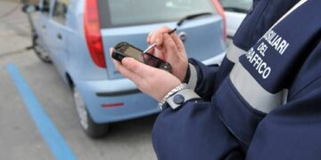 Cariati, strisce blu con disco orario alla posta e all’ospedale