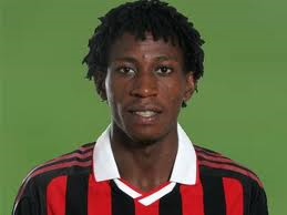 Crotone calcio, è rossoblù l’attaccante Nnamdi Oduamadi