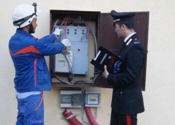 Continuano i furti di energia elettrica a Ciro’ Marina, un arresto