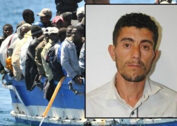Sbarchi a Crotone, fermato scafista tunisino