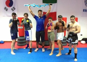 Il pugile Marcello ‘Cello’ Renda in vacanza a Ciro’ Marina